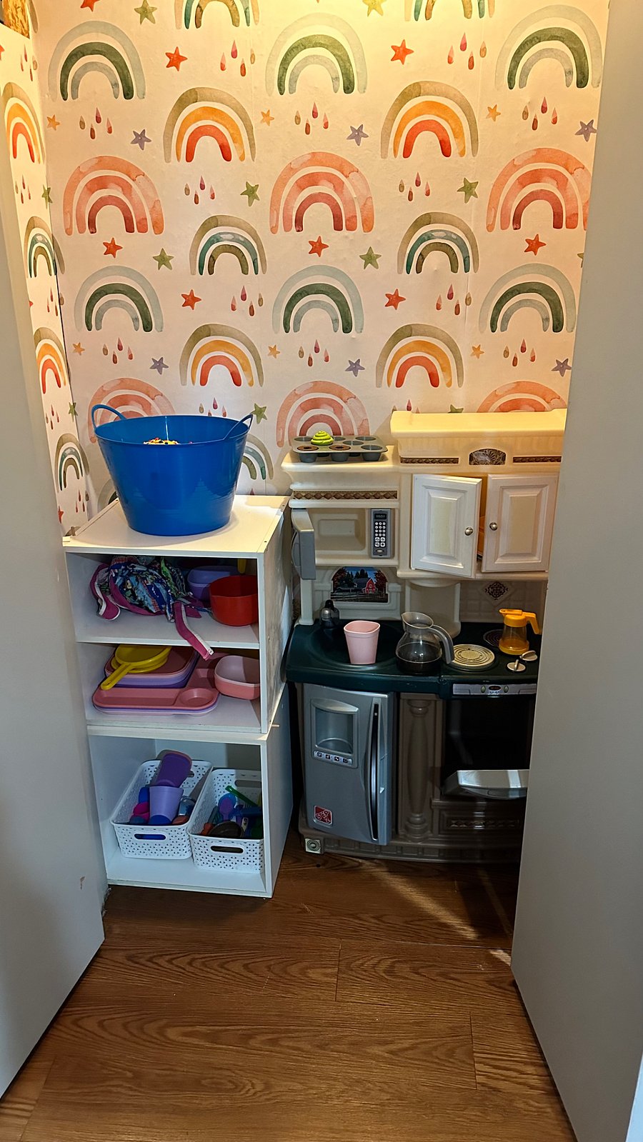 Play kitchen