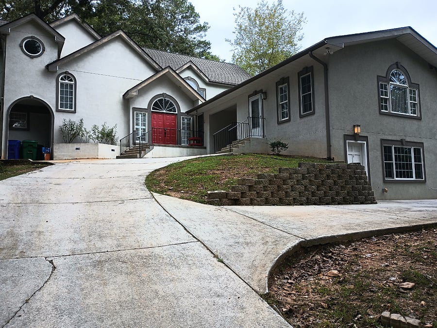 Front view of house 