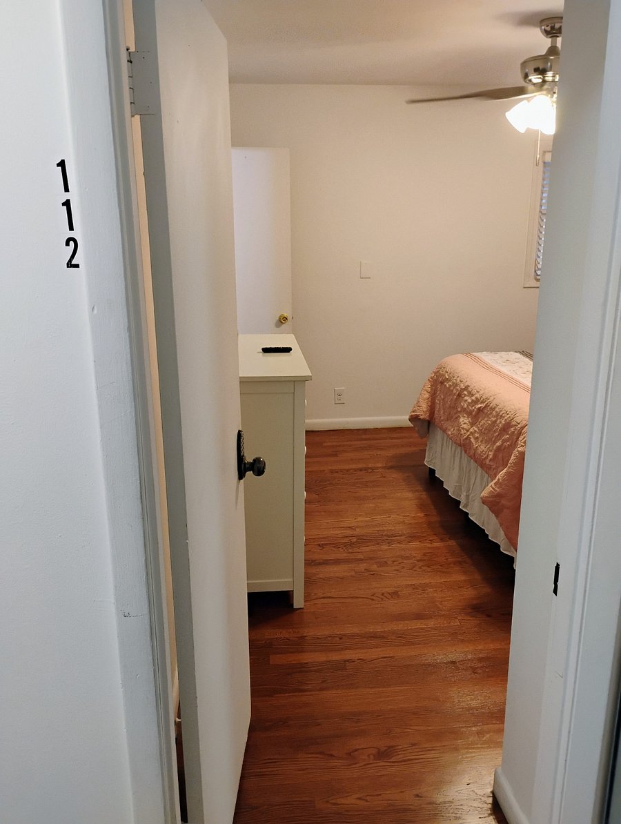 Entrance to bedroom 
