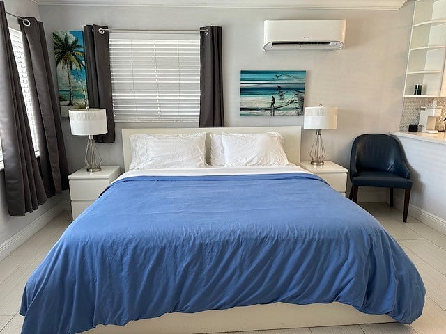 STUDIO UNIT- KING SIZE BED