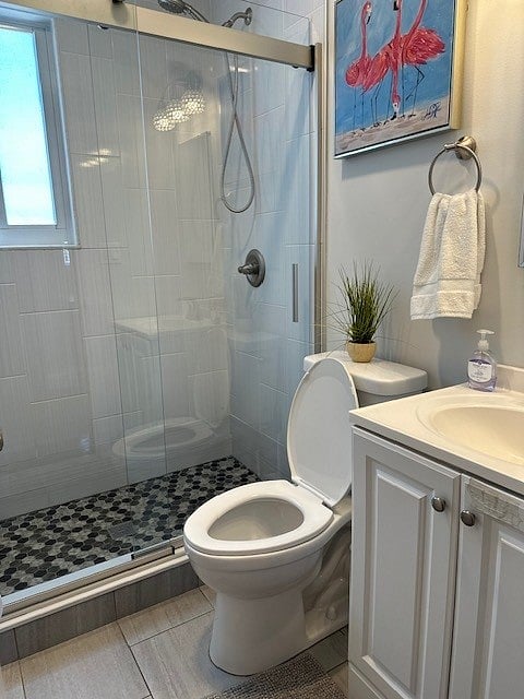 2 BEDROOM: BATH