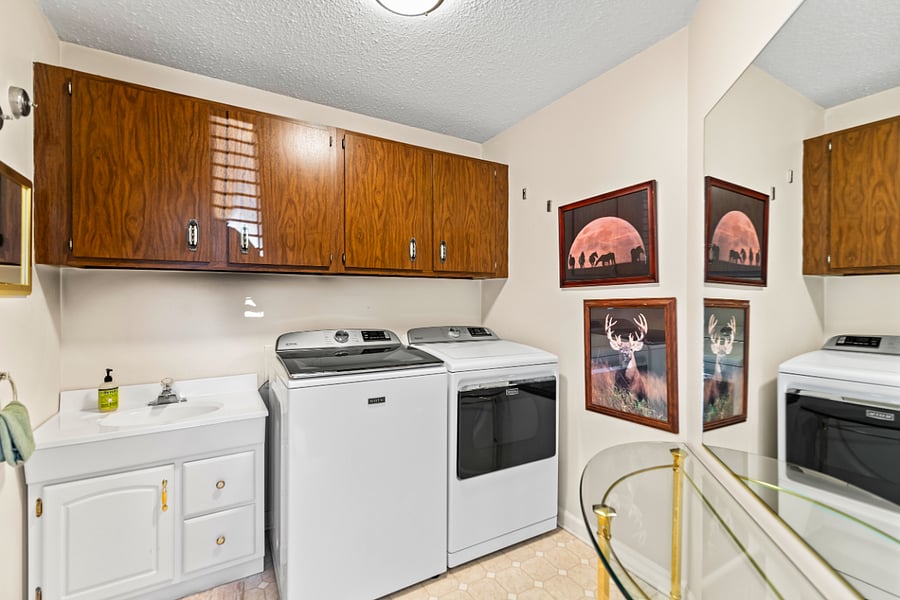 Laundry room/half bath