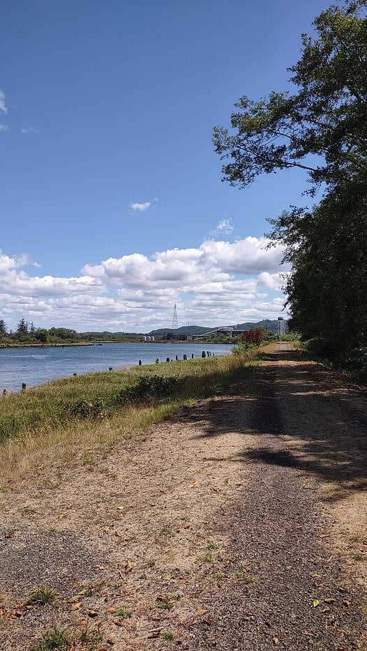 River trail south