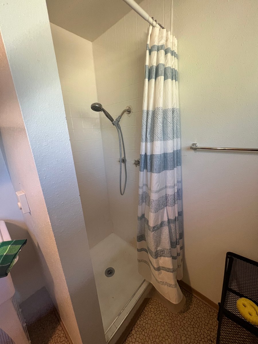 guest shot of shower