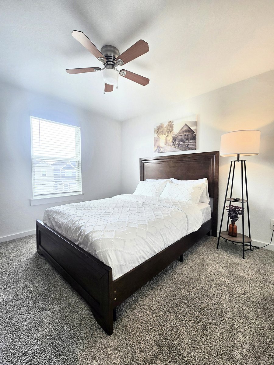 Queen Bedroom 1 
