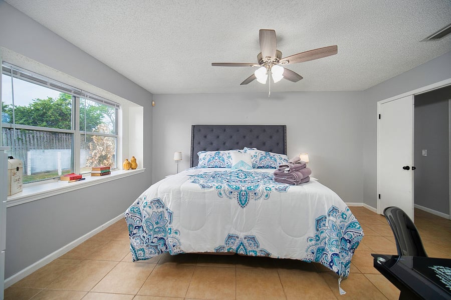 Master Bedroom - King bed