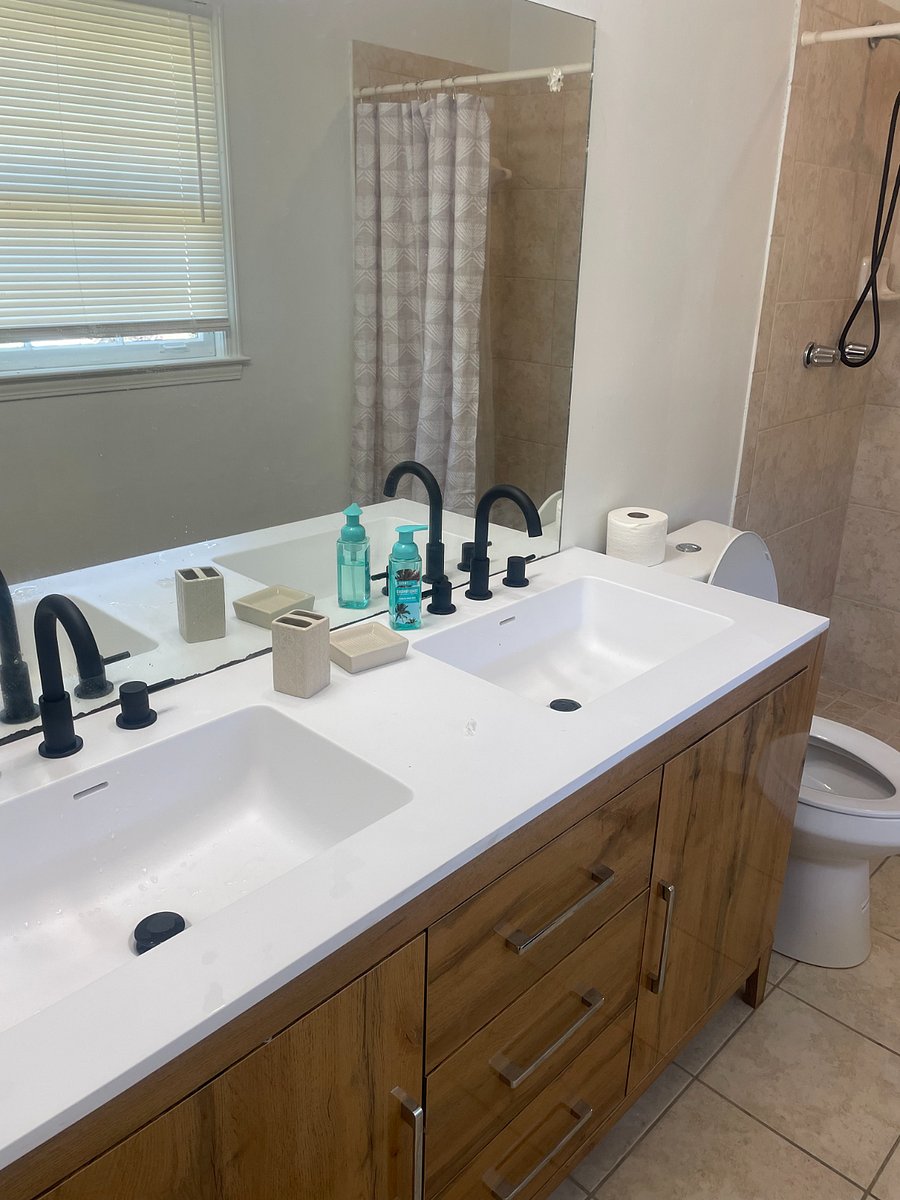 Primary Suite Bathroom