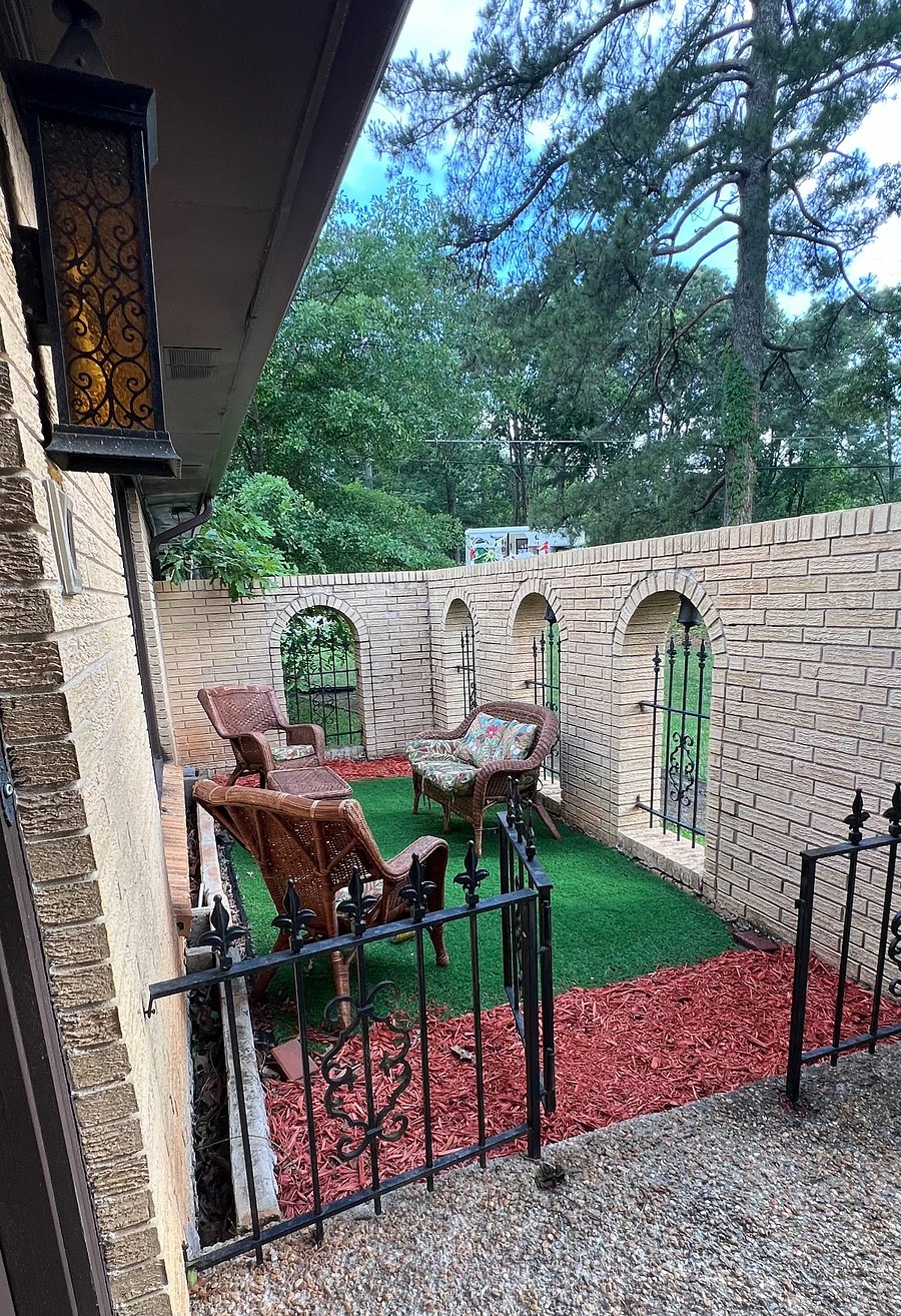 Outdoor Courtyard Seating Area