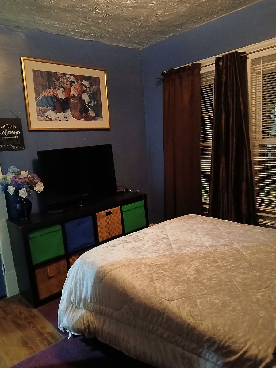Second floor bedroom full bed