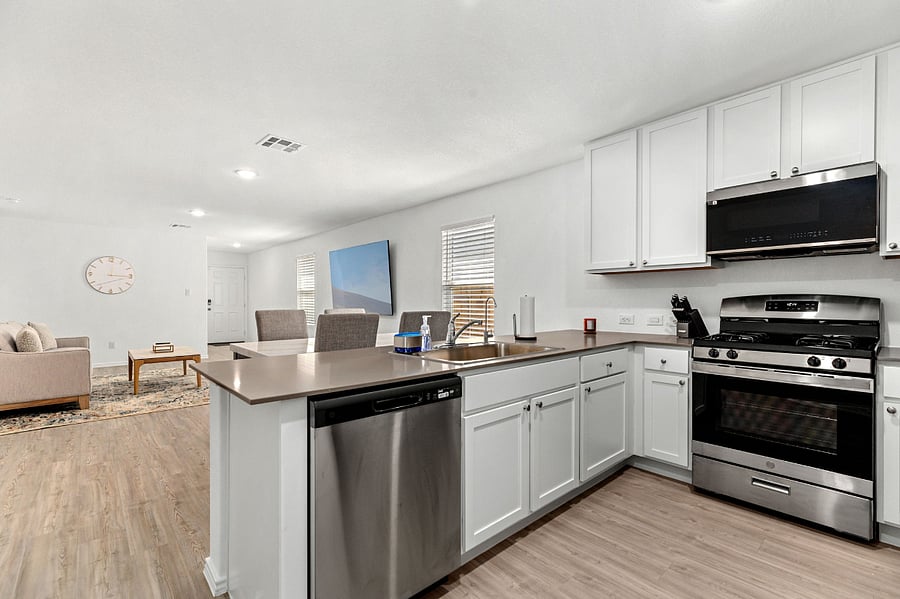 Furnished Finder property 762085_3 photo 6