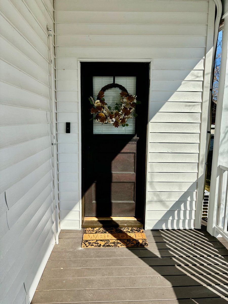 Private front side entrance to unit 2.