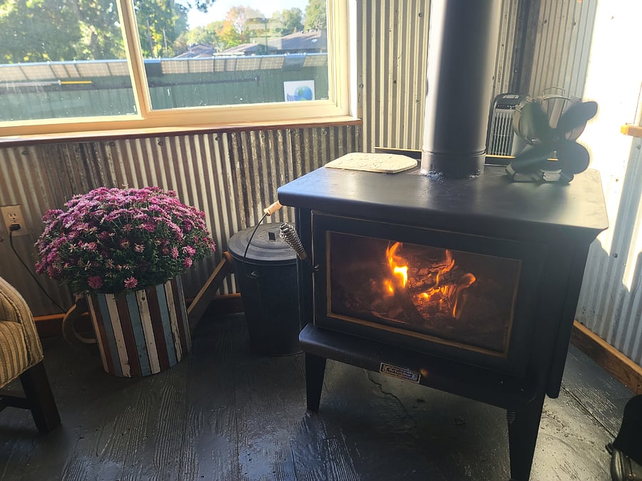 Wood burning stove