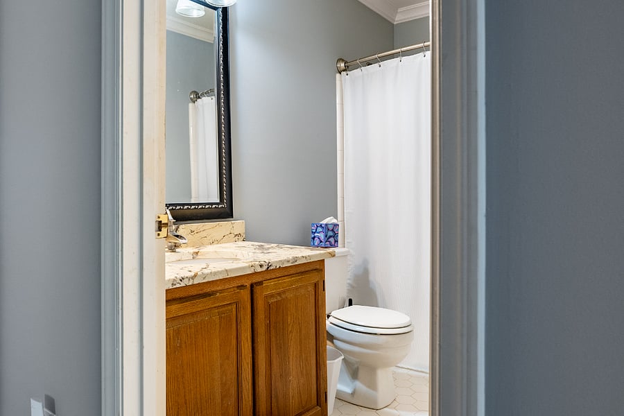 Second Floor full bathroom