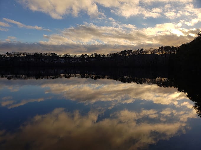 Flax Pond Recreation- 5 min walk from neighborhood, walking trails, playground, pickle ball