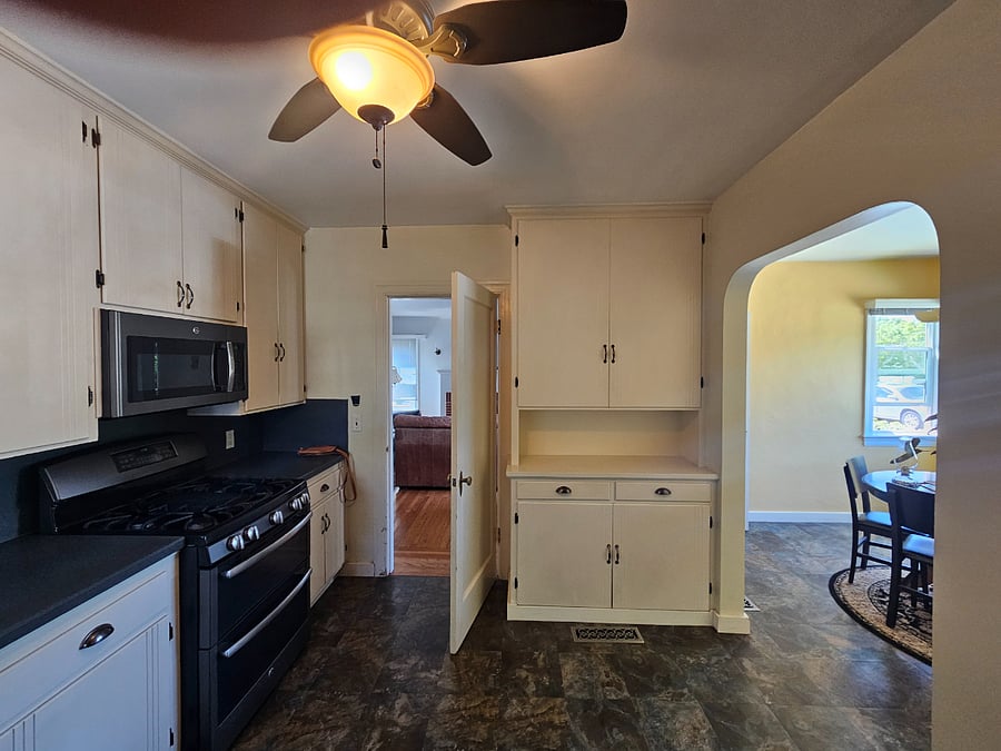Kitchen and Dining
Built in Hutch
Gas Range and Oven
Microwave