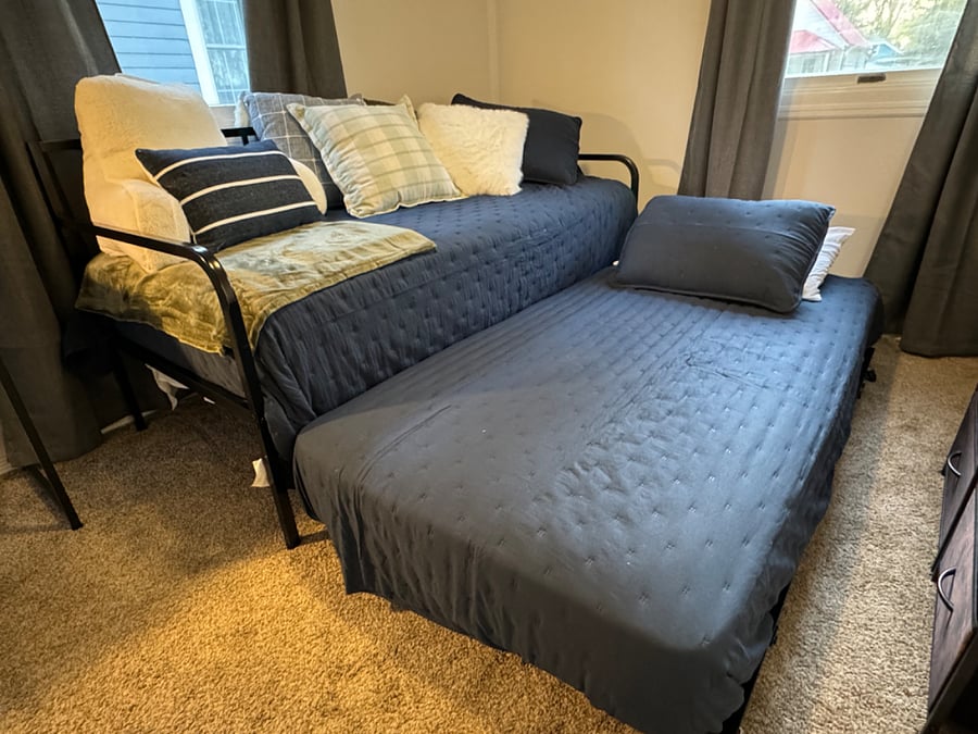 Trundle Bed in Second Bedroom