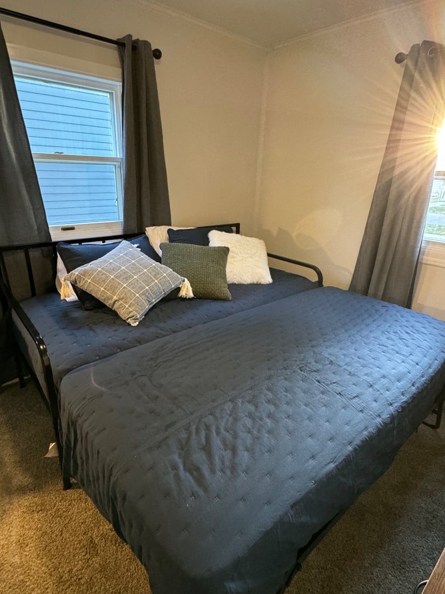 Trundle Bed coverts to Queen bed