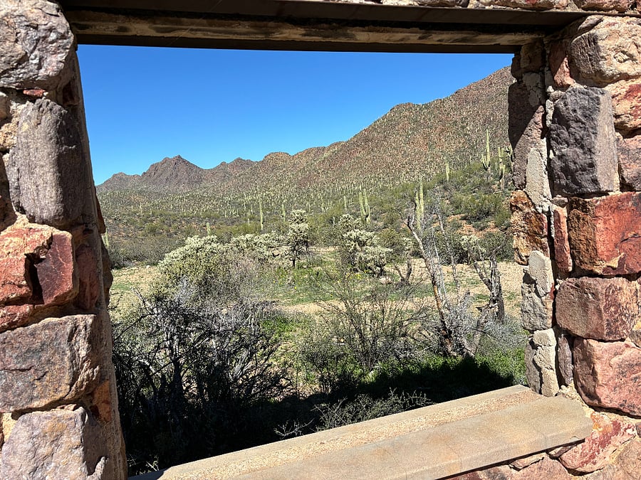 Hike to the Bowen House