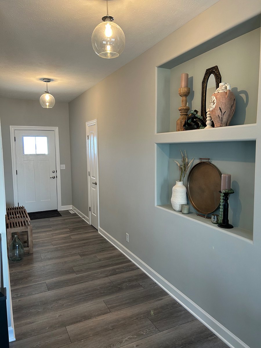 The hallway as you enter from the front door