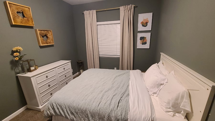 Guest Bedroom #1