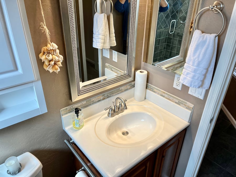 Bathroom vanity