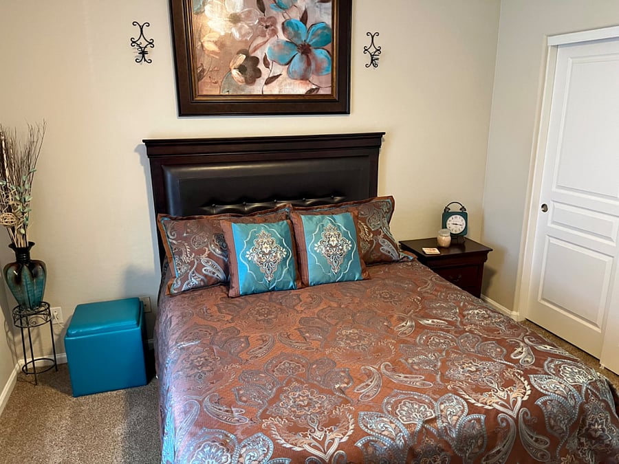 New queen bed 