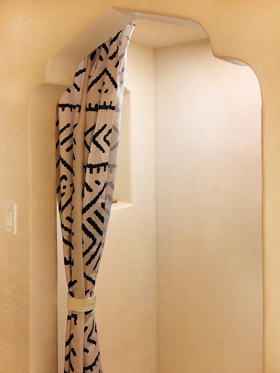 Shower alcove