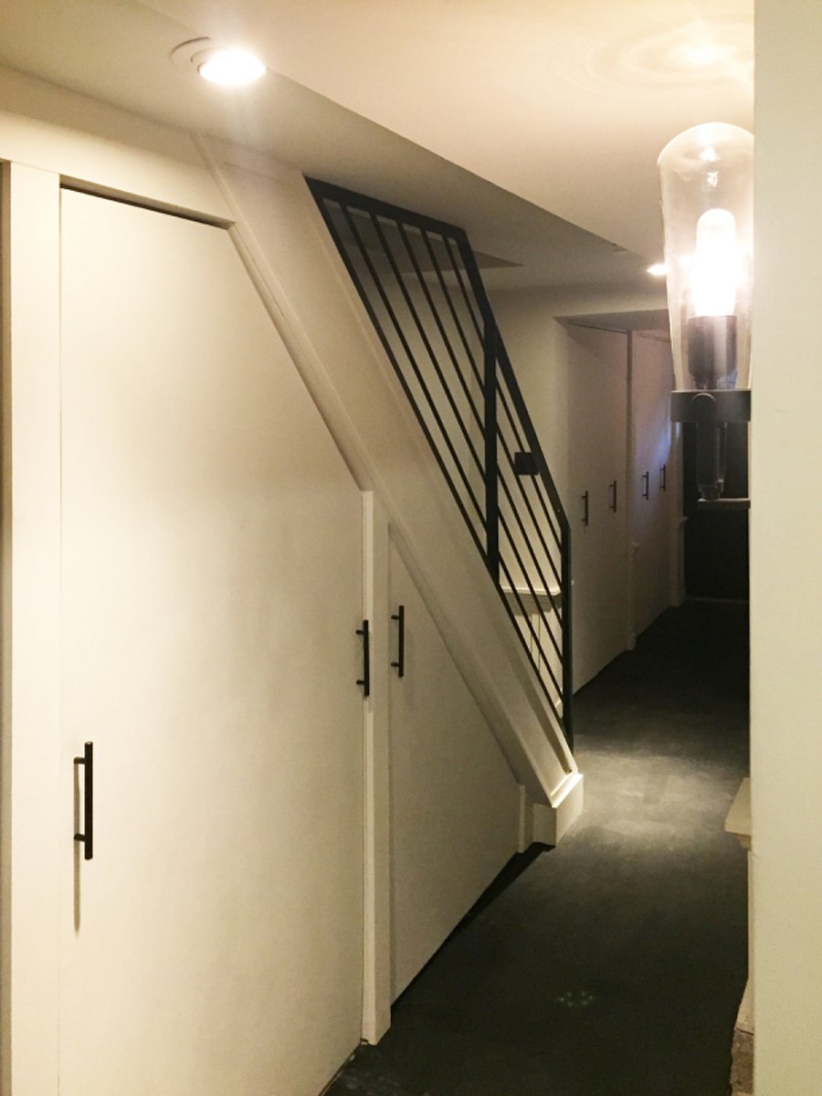 Hallway to front entrance