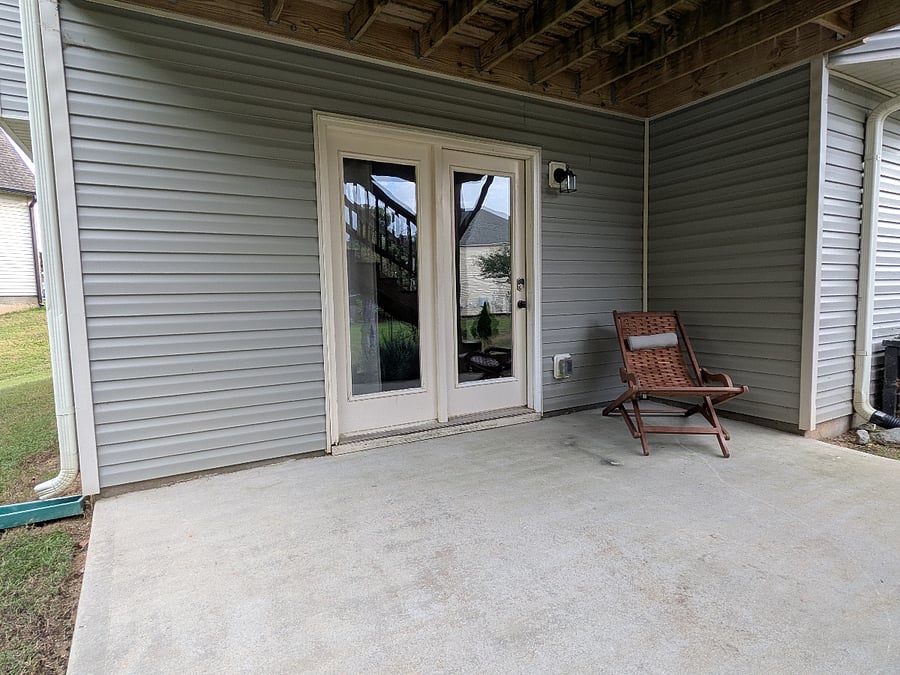 PRIVATE ENTRANCE