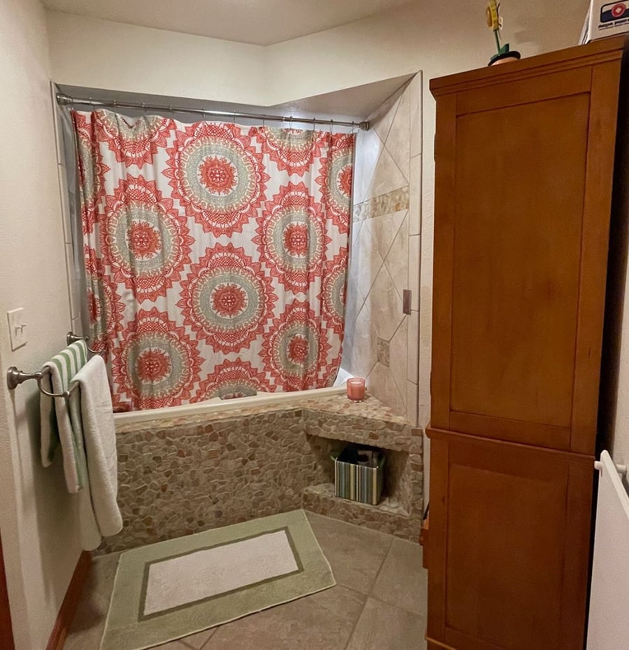 Main bathroom