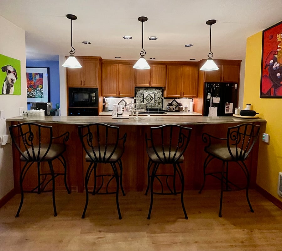 Breakfast bar
