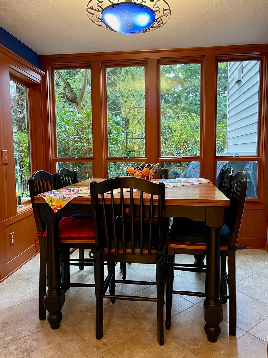 Dining area, Pub-height table with 6 chairs, heated tile floor