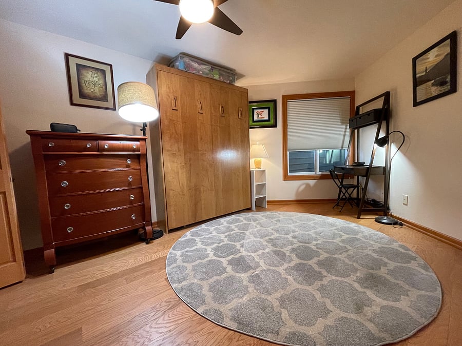 Guest room, Murphy bed closed