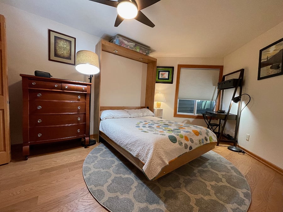 Guest room, Murphy bed open