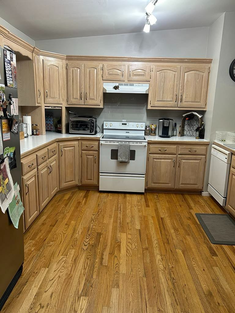 Open concept living space, kitchen