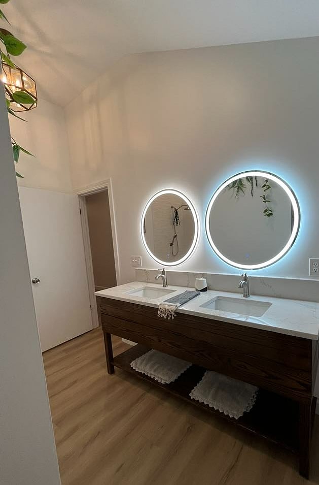 Upstairs bathroom, brand new, LED mirrors