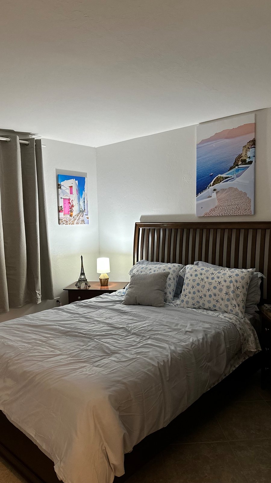 2nd bedroom / queen bed