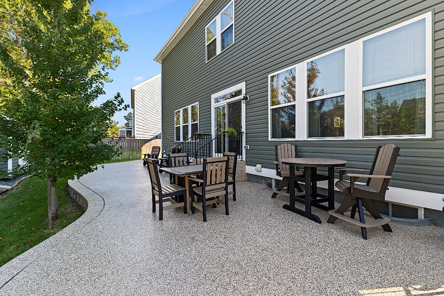 Side Entrance - Patio walkway