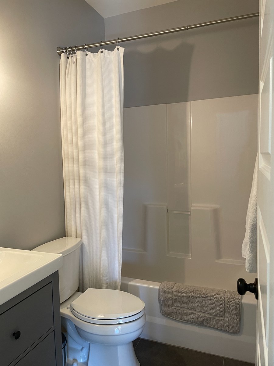 second bathroom on bedroom floor
