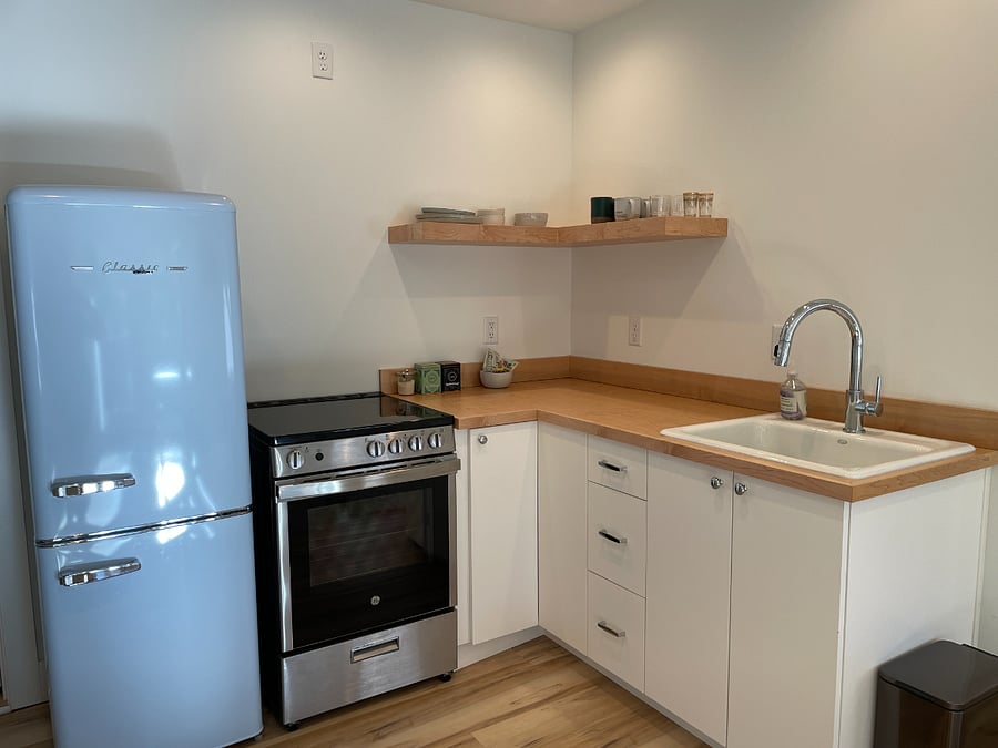 lower level kitchenette
