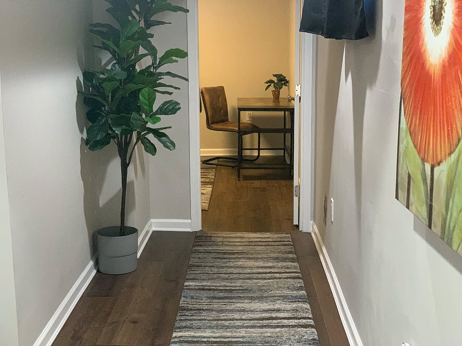 A short walk leads you to the bedroom, the perfect space for relaxation and restful sleep.
