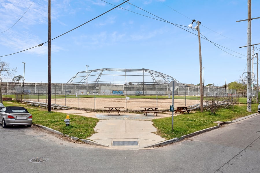 Right across the street from the property is Saint Patrick Park, where local residents take their dogs to run around, and softball and kickball leagues hold their games and tournaments! The park across the street and Mid City Yachtclub add to the community based atmosphere in this lovely new orleans neighborhood!