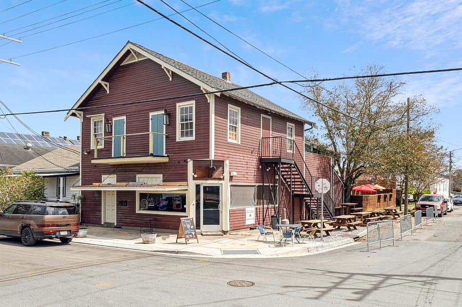 Located just a few doors down from neighborhood restaurant and sports bar, Mid City Yacht Club. Watch your favorite team on their outdoor patio or grab crawfish on a friday night! This place is truly the epitome of a friendly, neighborhood bar!