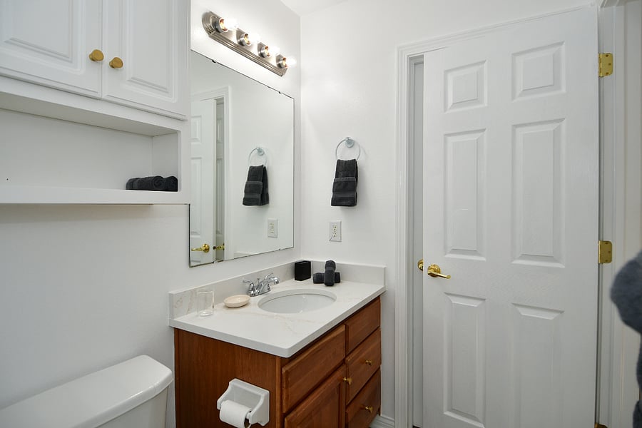 Bedroom 2 bathroom
