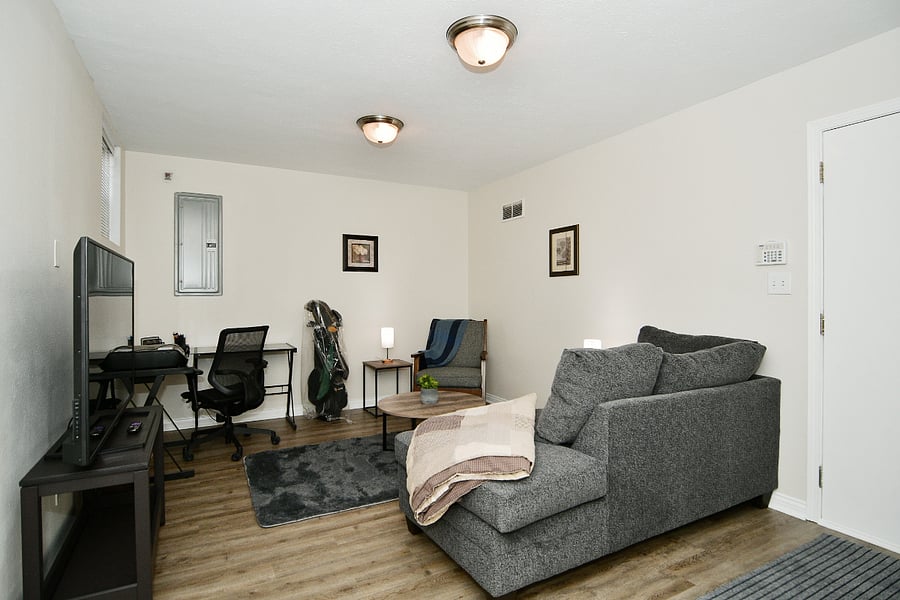 Bonus Lounge Room