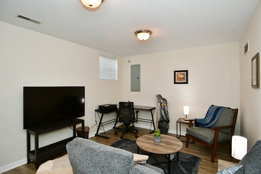 Bonus Lounge Room