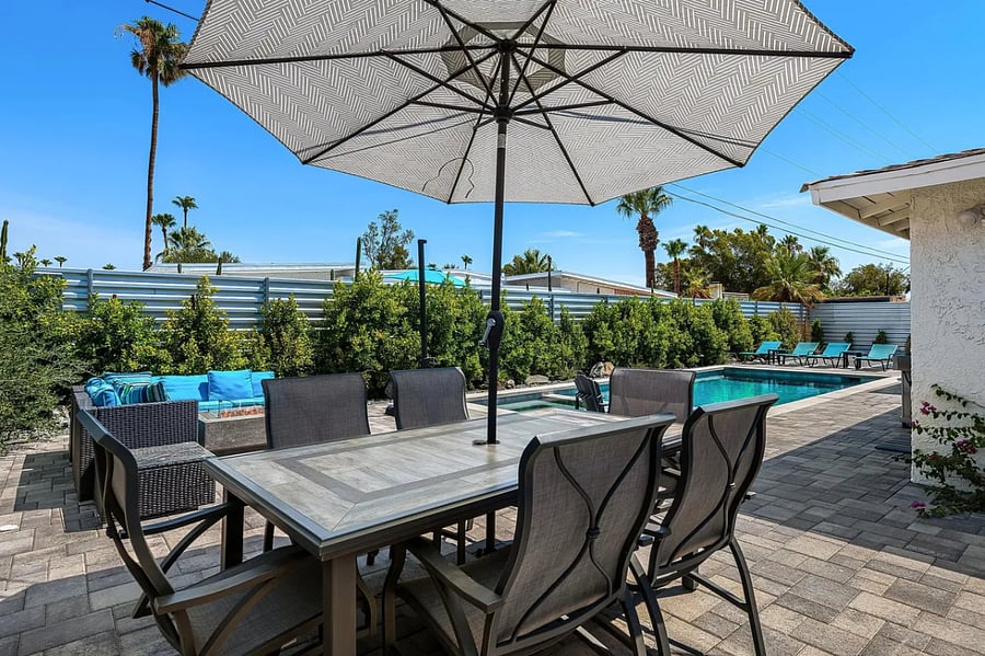 Game on! Enjoy friendly competition with backyard favorites like jenga, bocce ball, and cornhole.