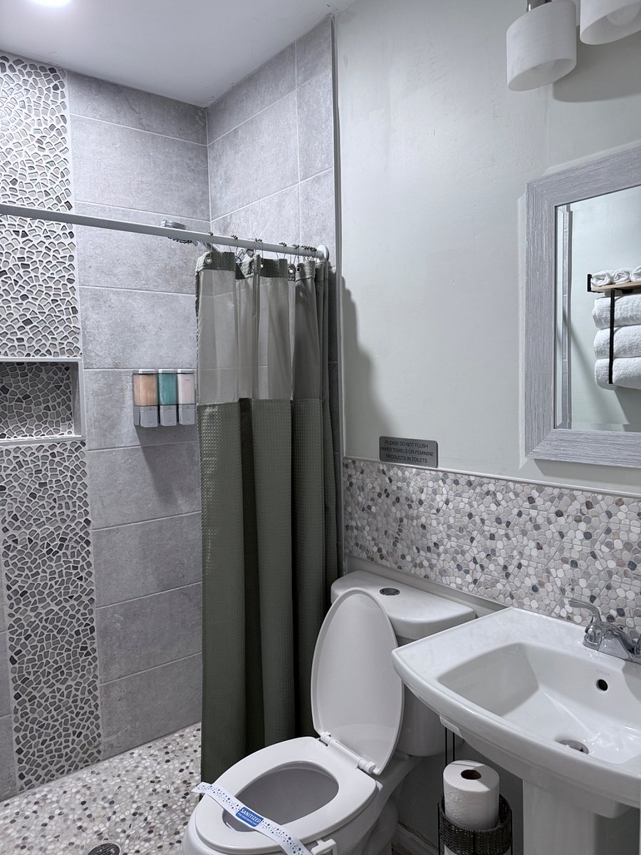 Bathroom/shower