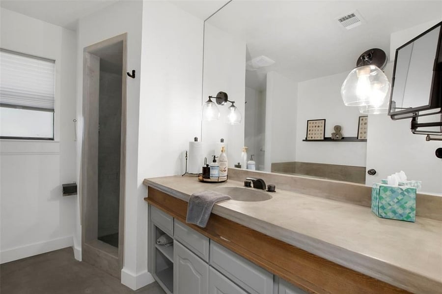 Shared bath for bedroom #2 & bedroom #3