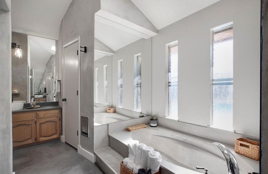 Private bath for primary suite